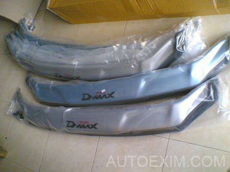 D-max small hood